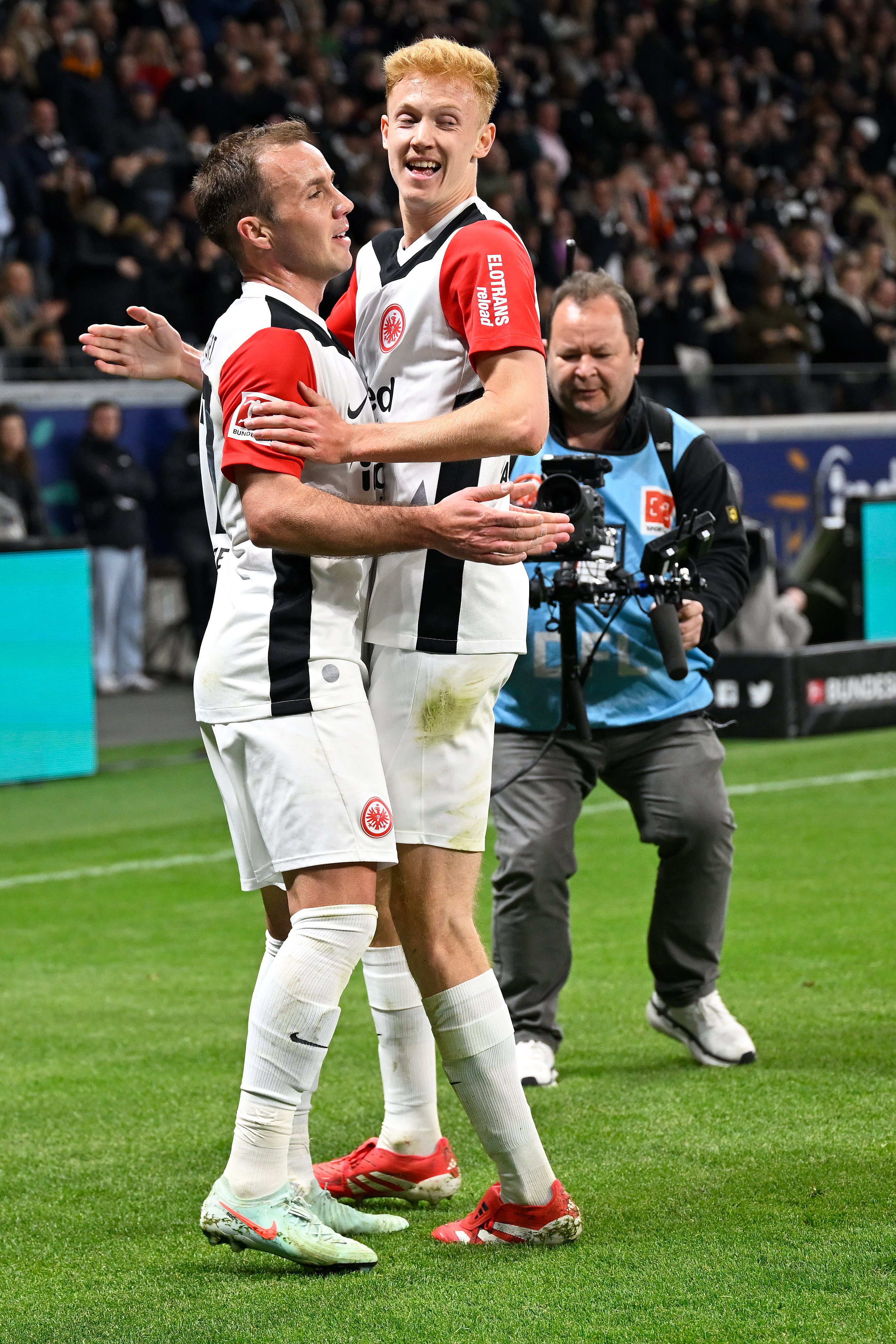 包含斯图加特主场告捷,保住主场优势的词条 包含斯图加特主场告捷,保住主场优势的词条