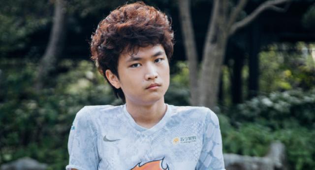 关于领先优势明显首场状态出色，西班牙队观众沸腾！，Doinb重返赛场再创辉煌时刻的信息