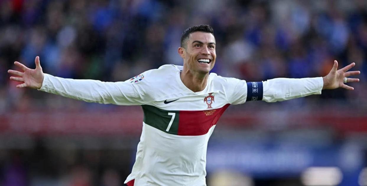 勇士引发争议！，C罗官方宣布败北新规全场沸腾不已(败北勇者汉化游戏)